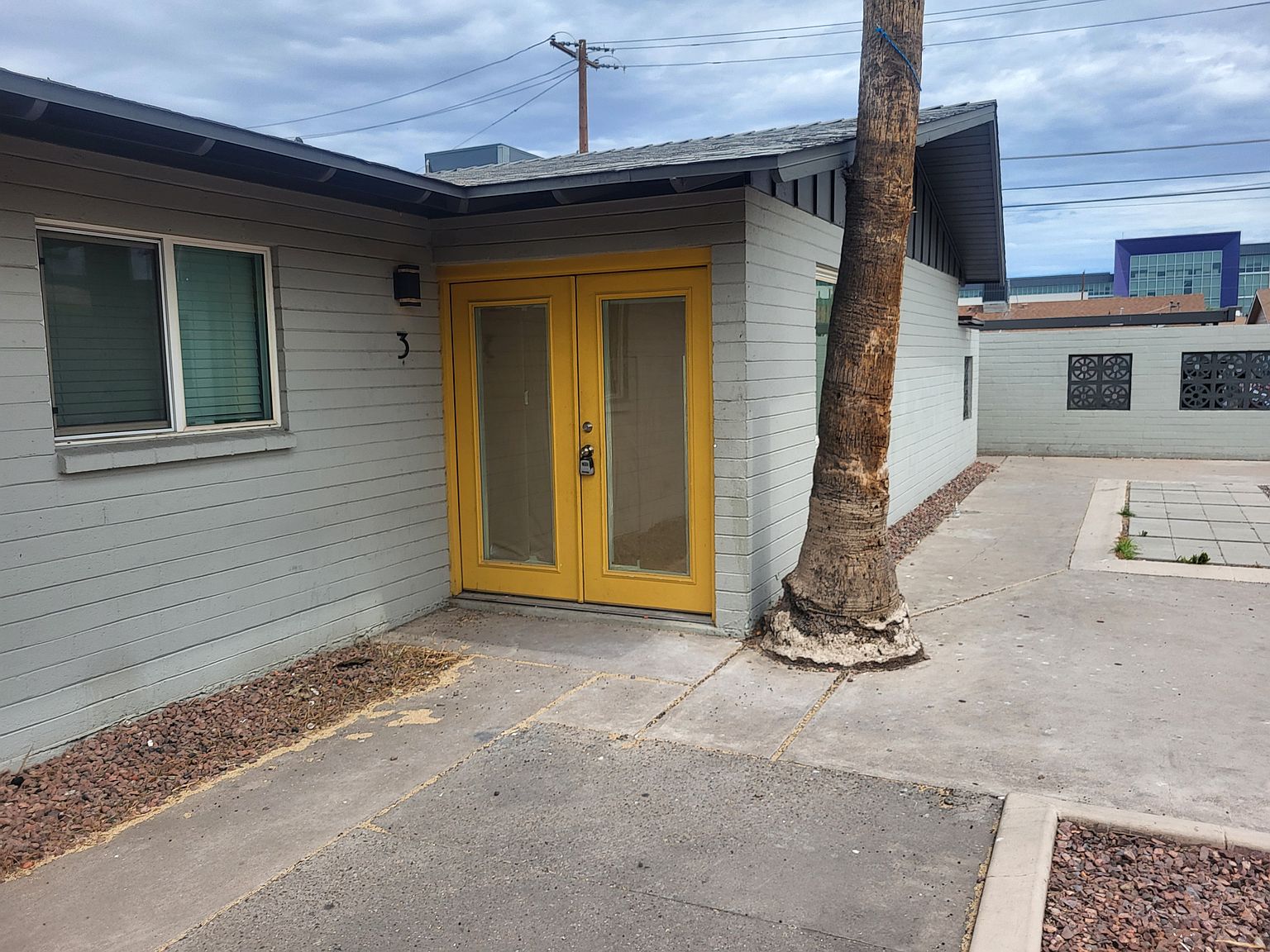 2620 W Pierson St photo 2