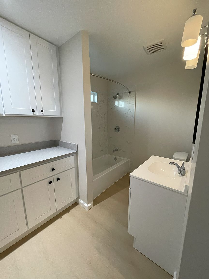 6000 Castillon Dr photo 4