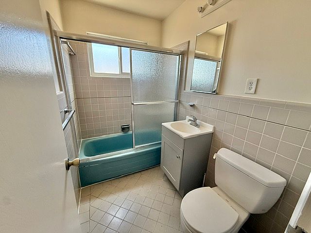 2 Naglee Ave photo 5