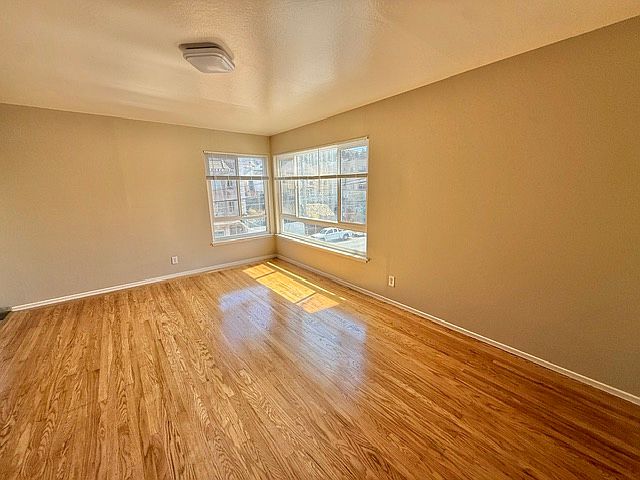 2 Naglee Ave photo 4