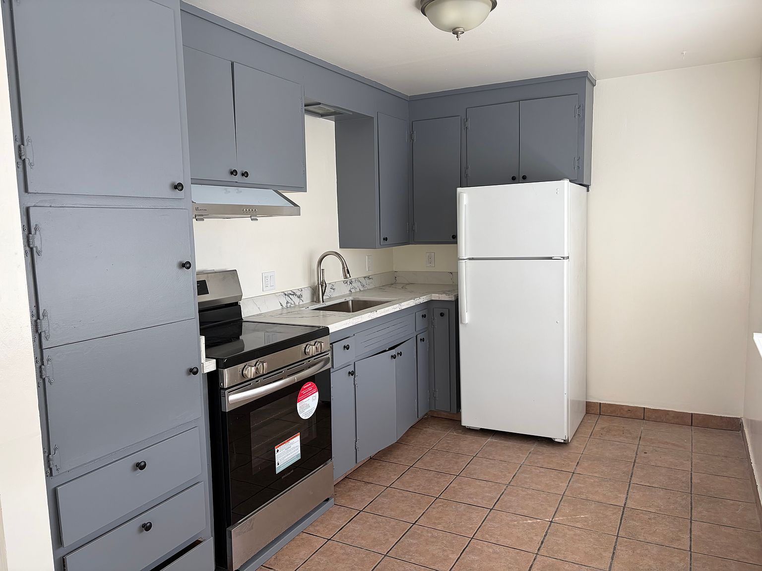 1625 Alum Rock Ave photo 3