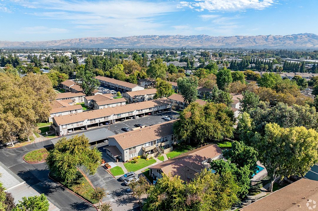 2 BR, 2 BA photo 5