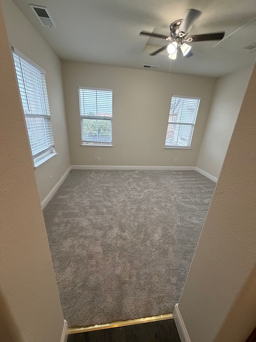 540 Sullivan Way photo 2