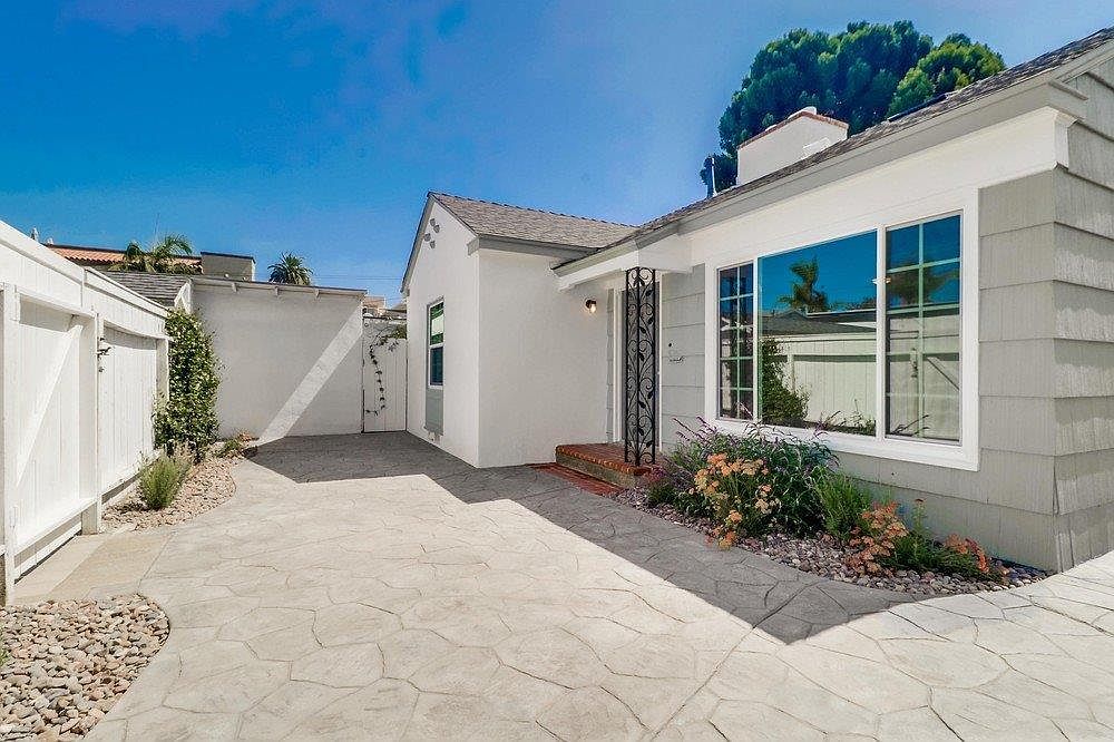 527 Westbourne St photo 2