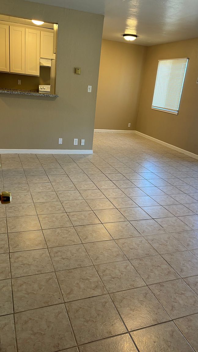 226 Arana Dr photo 2