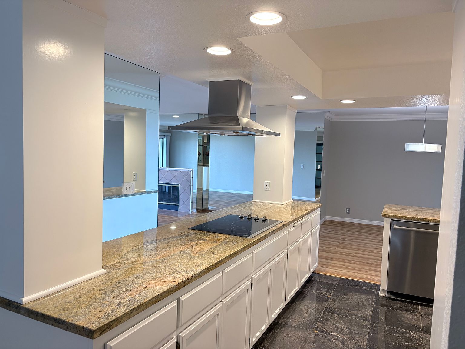 416 Portofino Dr photo 4