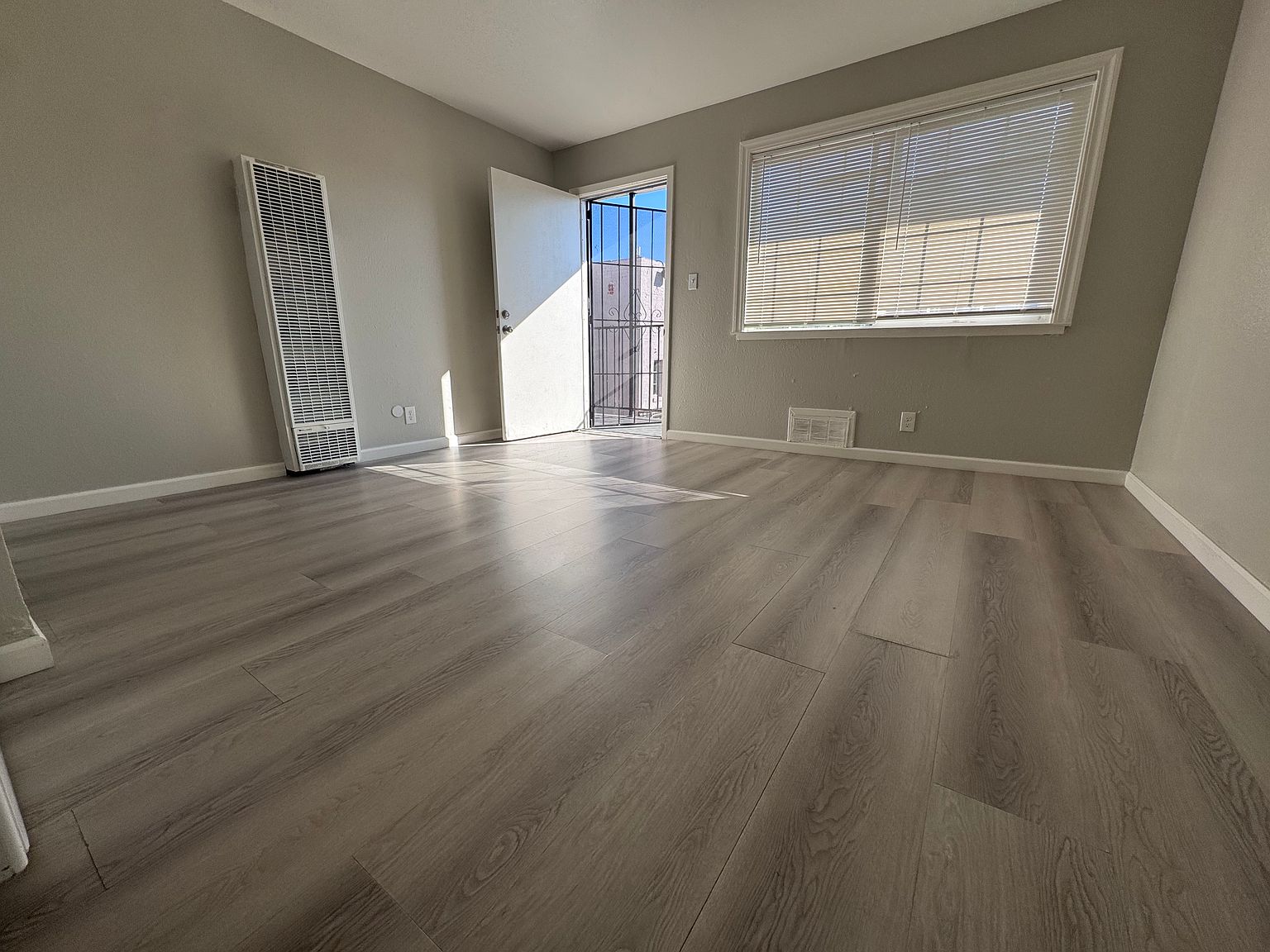 MacArthur Apartments photo 4