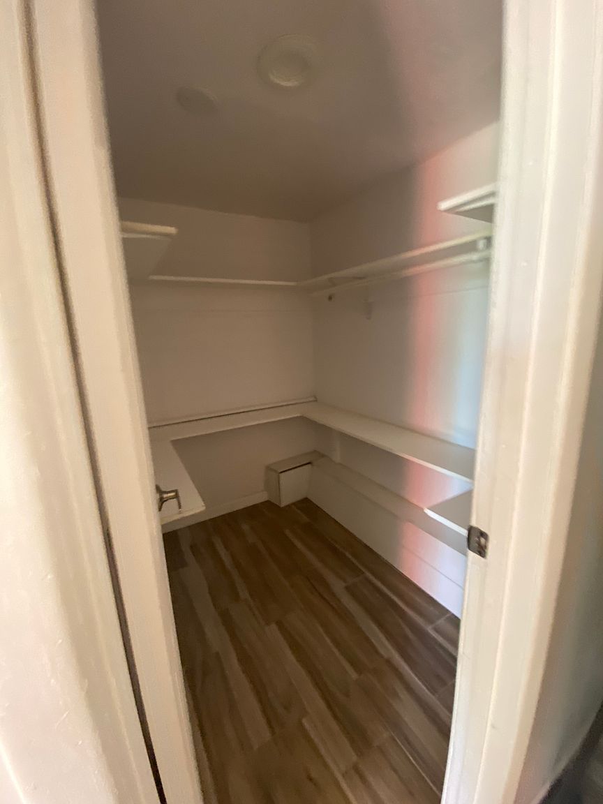 1016 S Mariana St photo 5