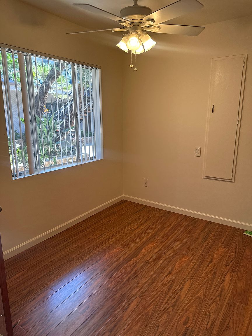1546 Diamond St photo 4