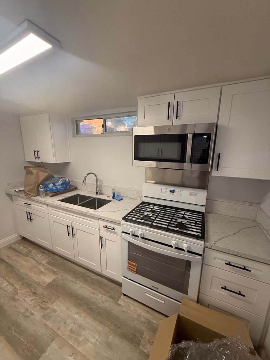 4225 Estrella Ave photo 2