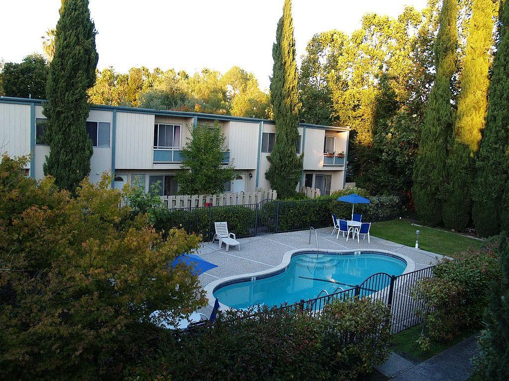 Fairview Townhouses photo 4