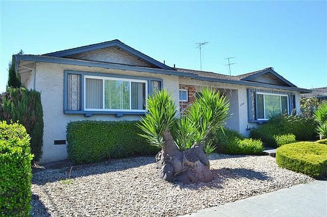 4344 Moorpark Ave photo 2