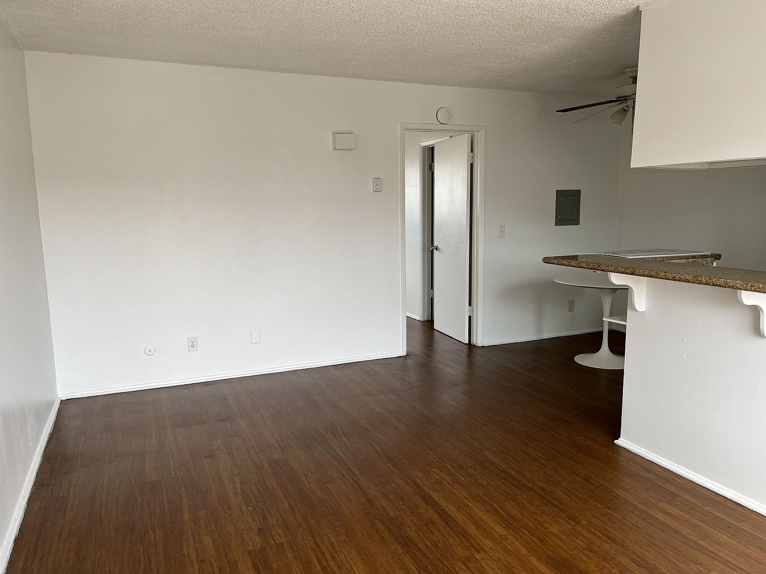4264 Euclid Ave photo 4