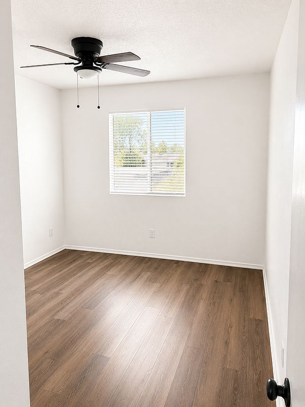 846 N Revere unit # 202 photo 5