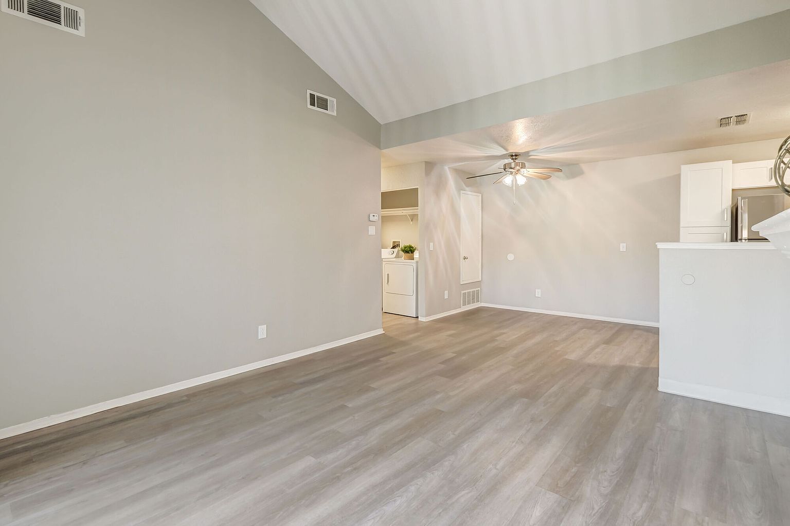 2 Bed 2 Bath H photo 3