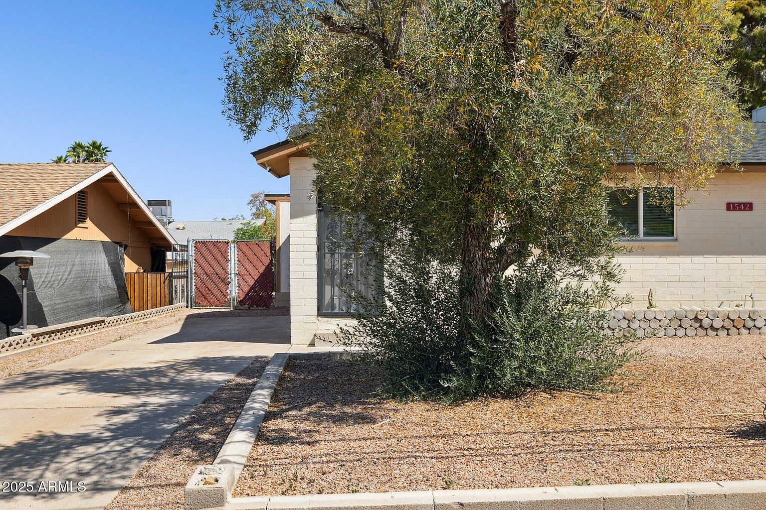 1542 E Turquoise Ave Phoenix, AZ 85020 photo 3