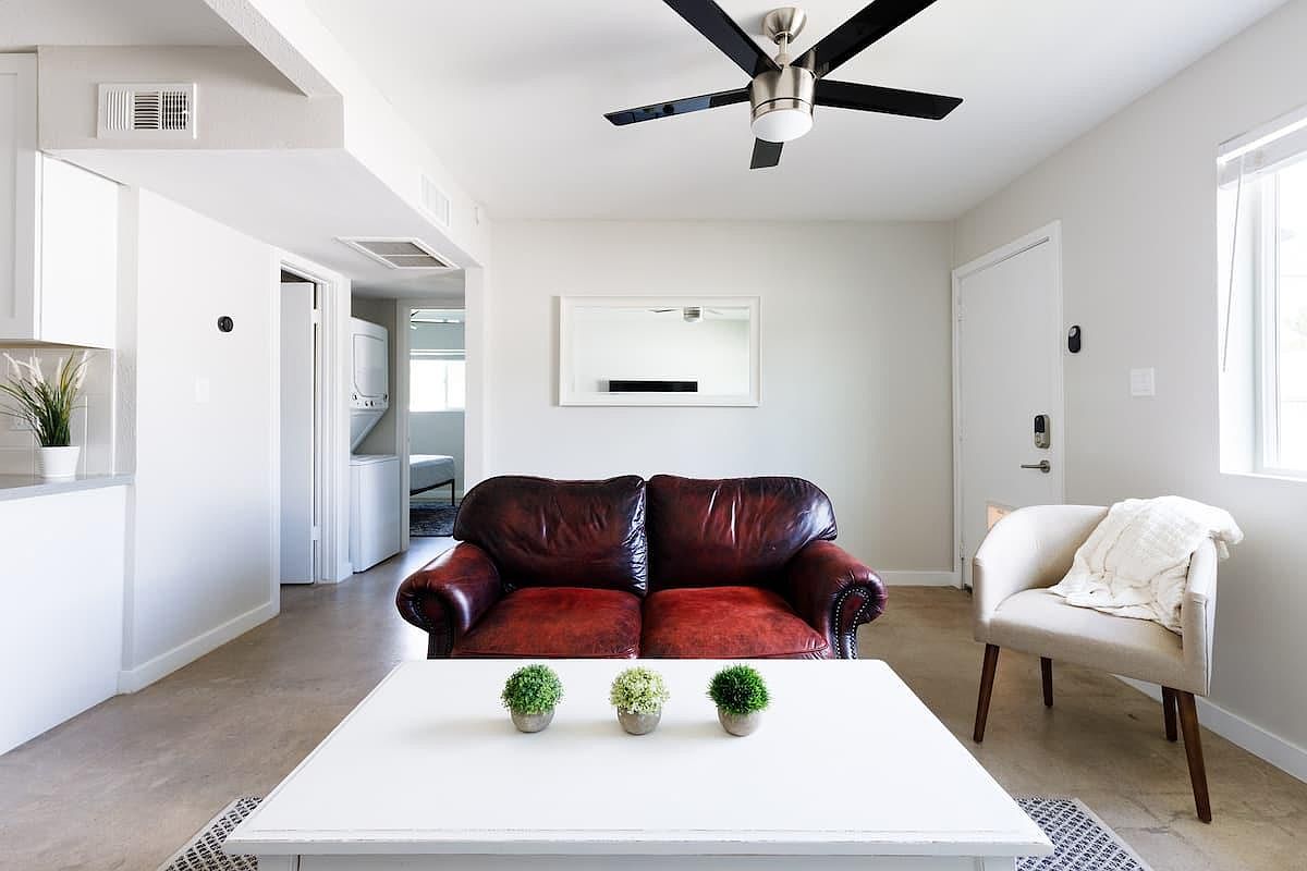 2821 E Turney Ave Phoenix, AZ 85016 photo 2