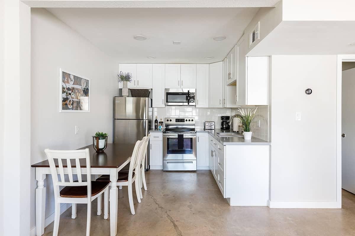 2821 E Turney Ave Phoenix, AZ 85016 photo 5