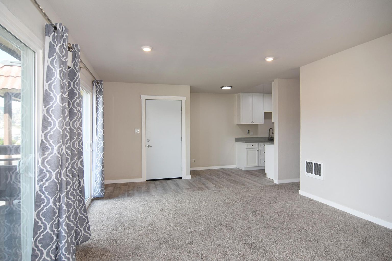 1126 Marin Ave photo 4