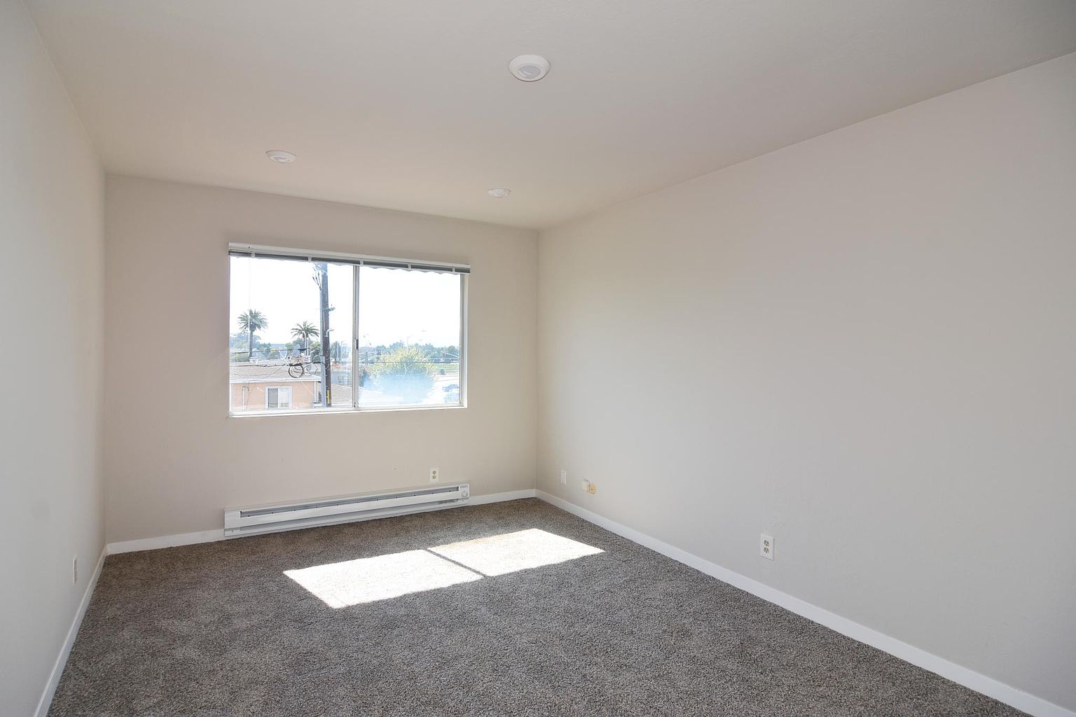 1126 Marin Ave photo 5