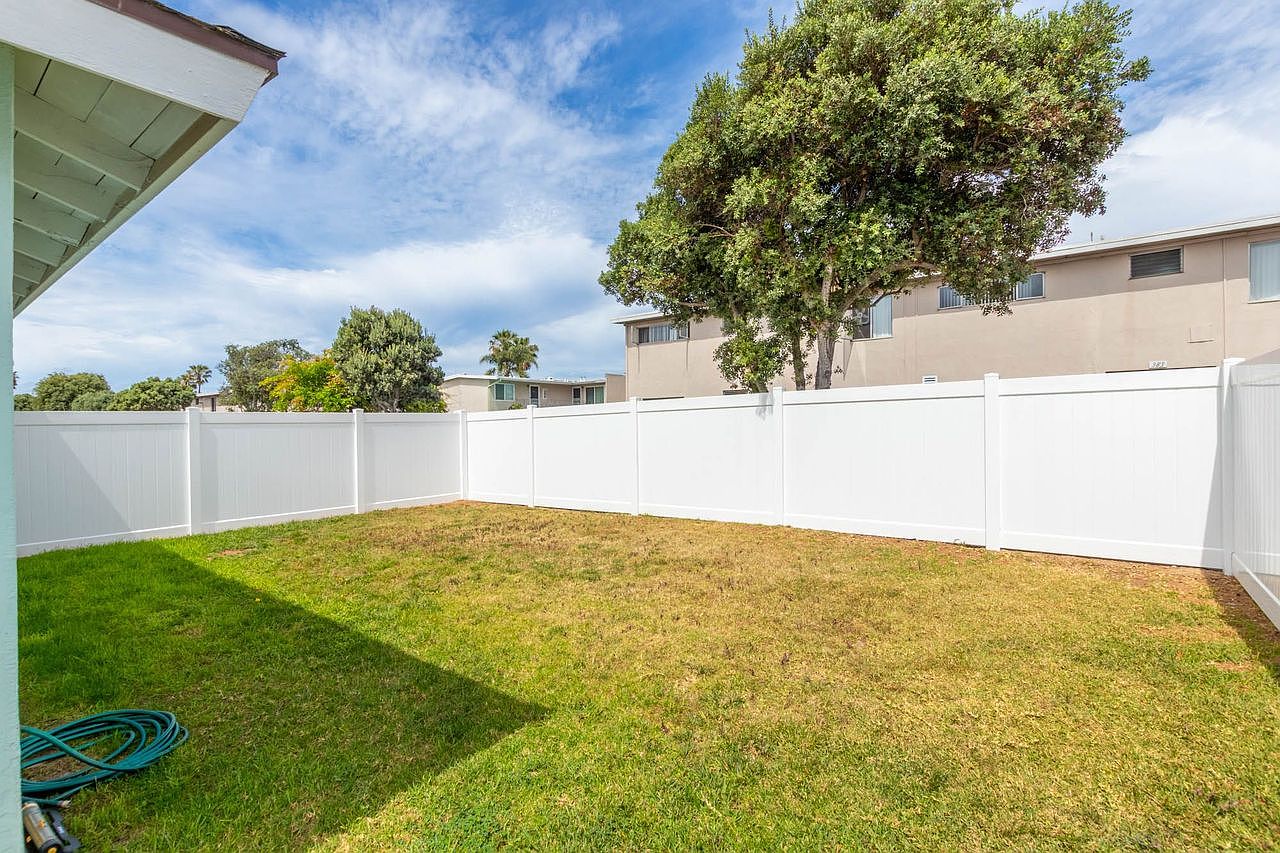 306 Dahlia Ave photo 2