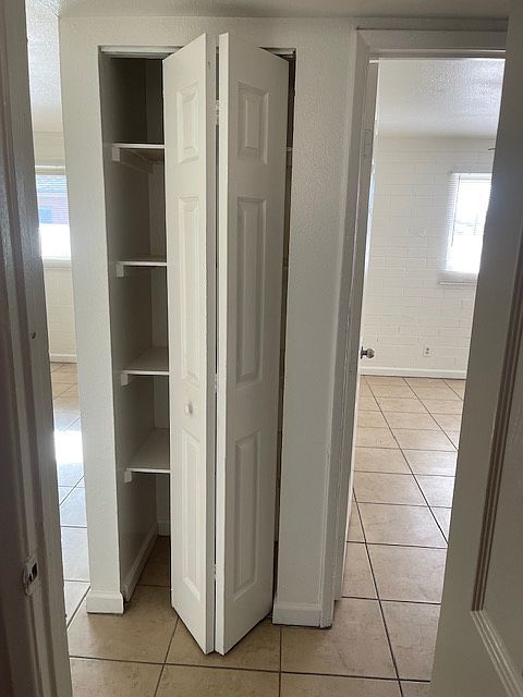 2845 W Taylor St APT 4 photo 2
