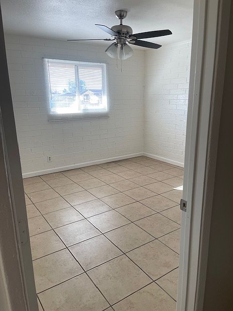 2845 W Taylor St APT 4 photo 3