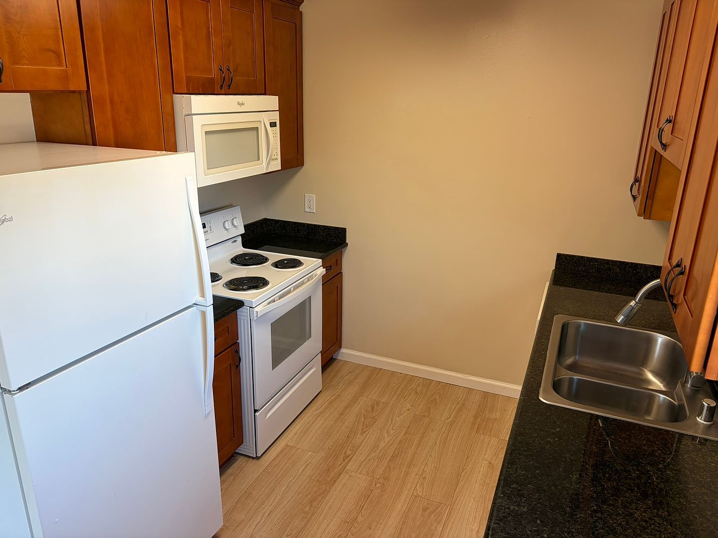 2BR/1BA Apartment on Queen Charlotte Dr · Sunnyvale