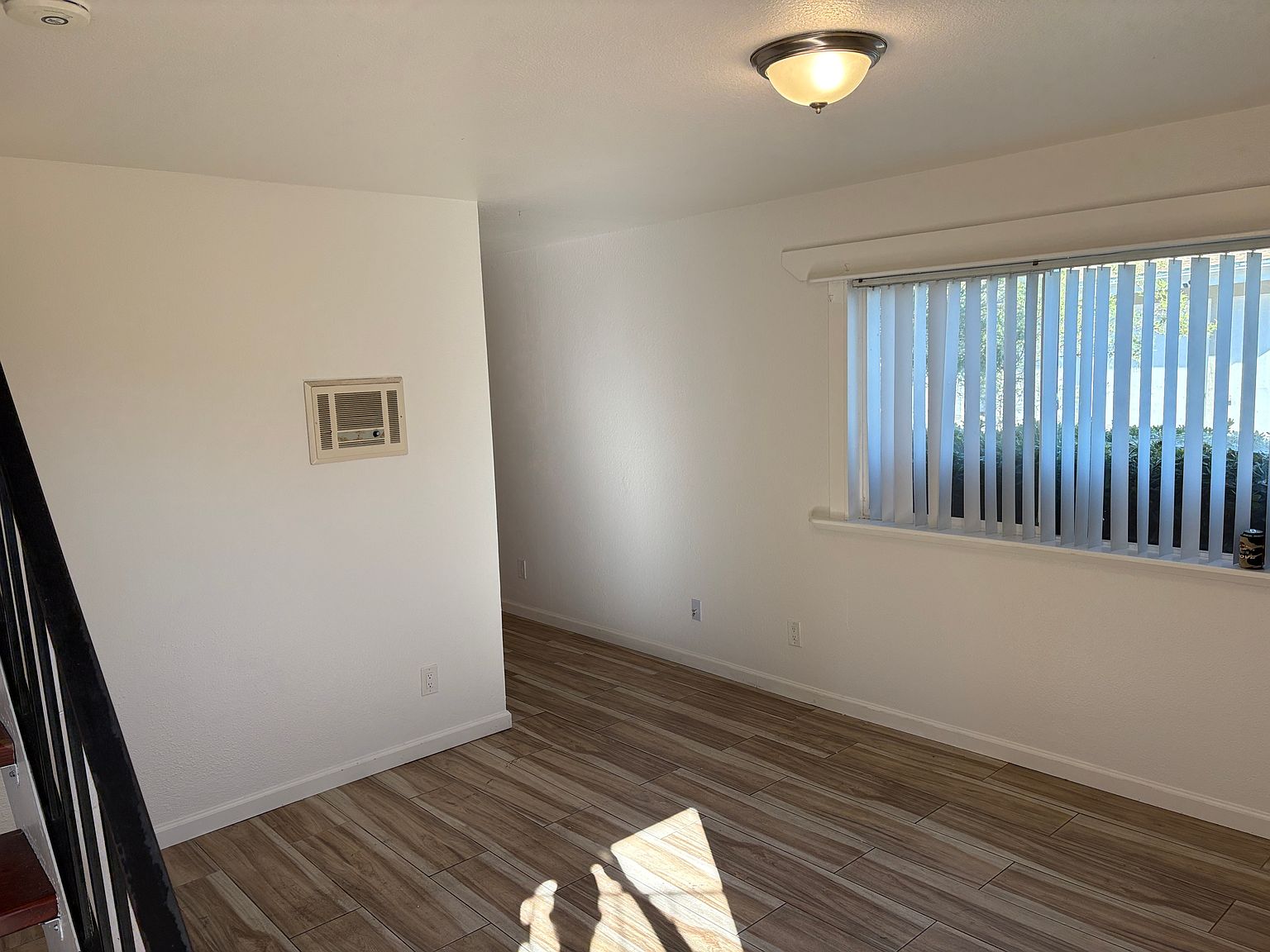 8174 Dodie St photo 3