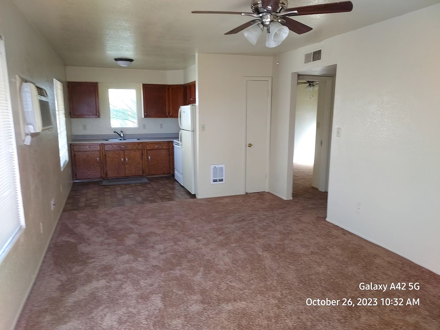 813 N 8th Ave photo 2