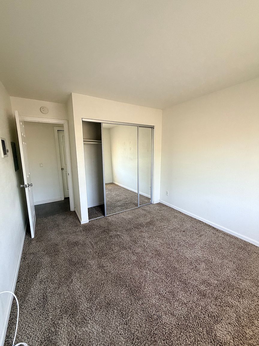 715 B St photo 4