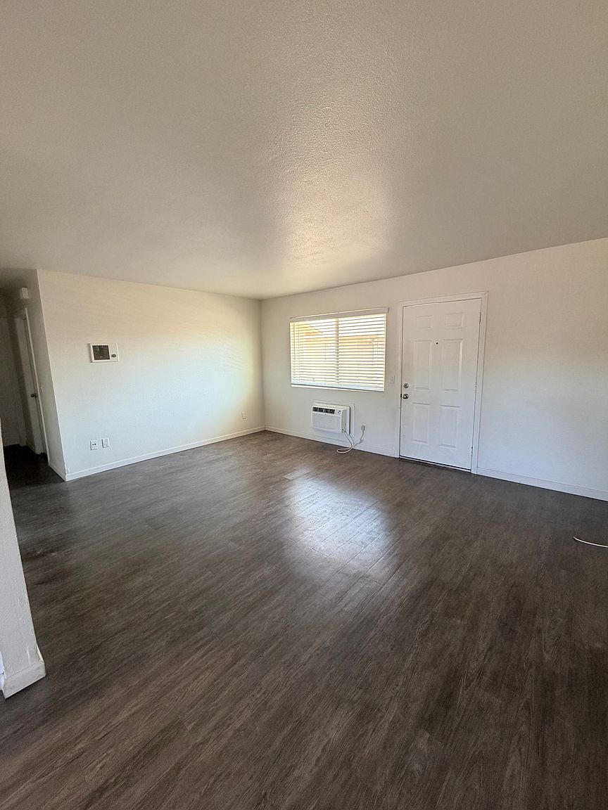 715 B St photo 2