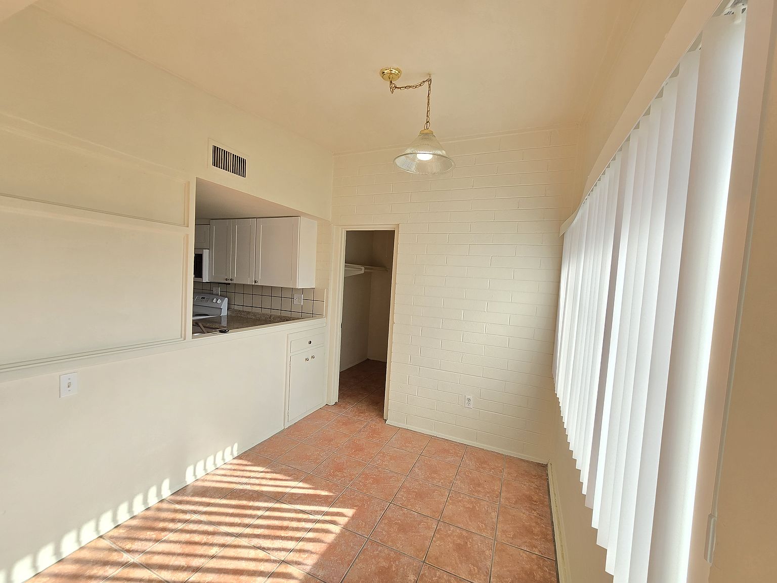6637 E Cheery Lynn Rd Scottsdale, AZ 85251 photo 3