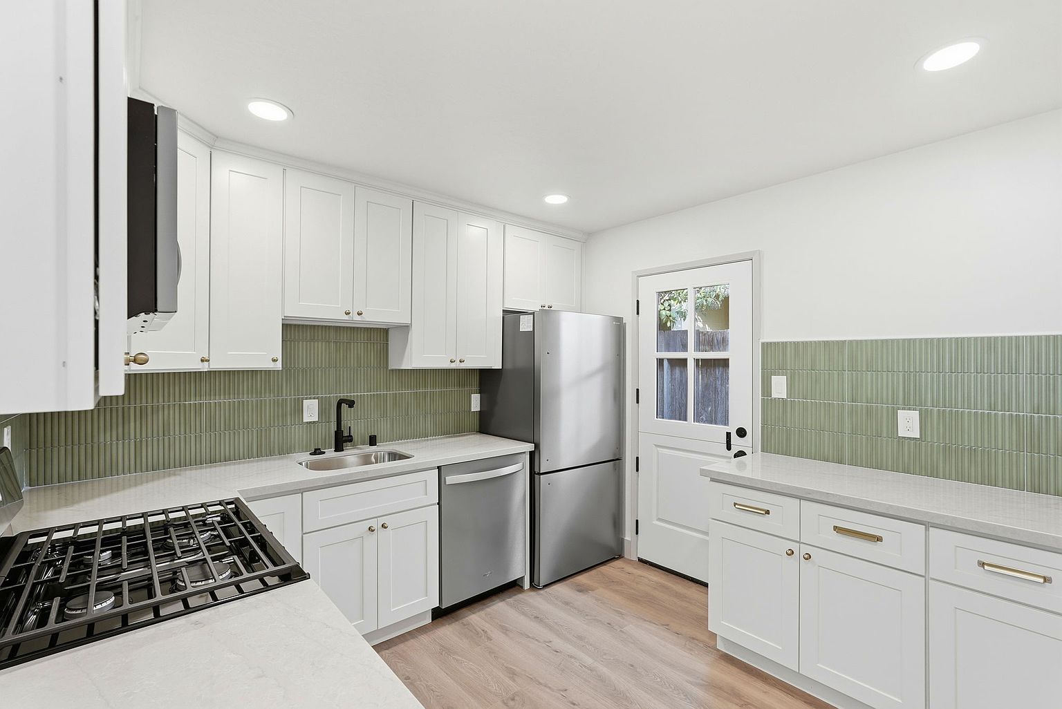 205 Alaska Ave photo 4
