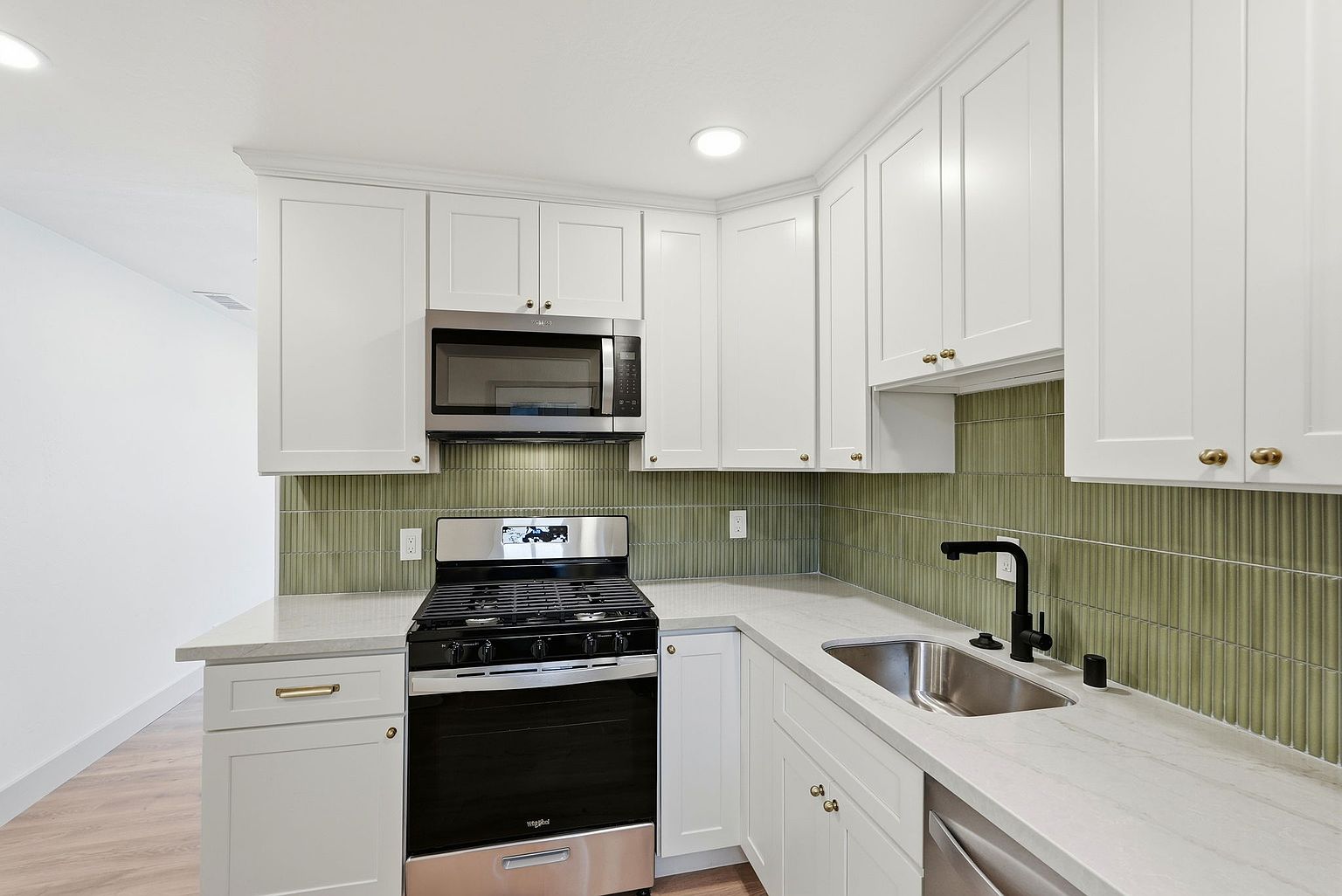 205 Alaska Ave photo 5