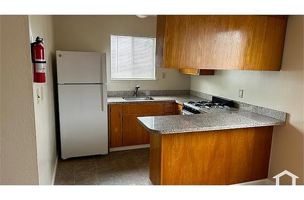 1247 Ashby Ave photo 4