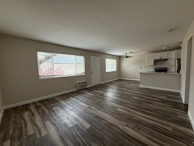 3361 Dale St photo 5