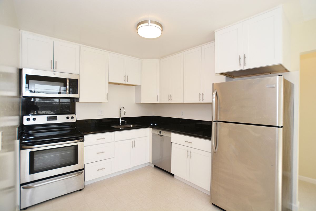 2BR/1BA Apartment on 48th Ave · San Francisco photo 2