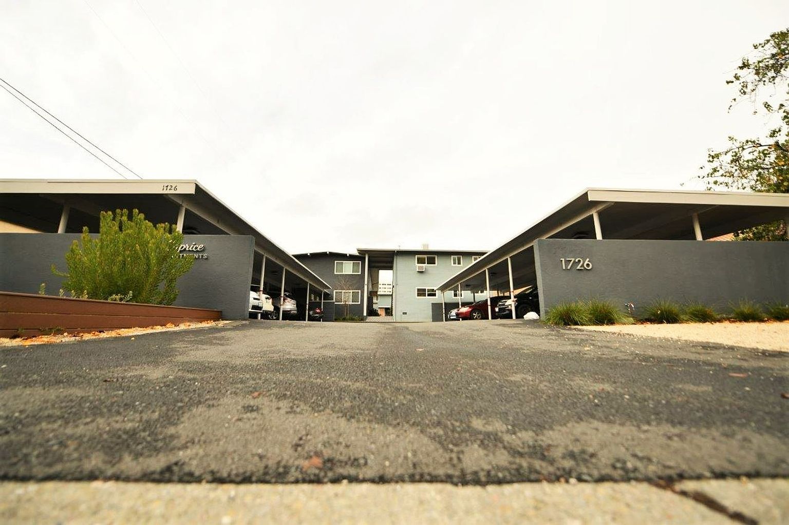 Caprice Apartments photo 5