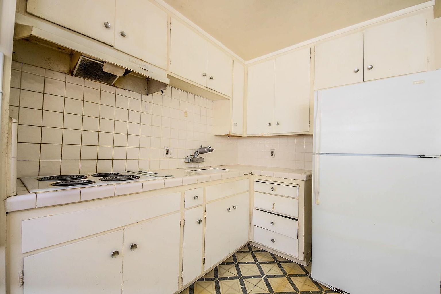 4471 Hamilton Ave photo 5