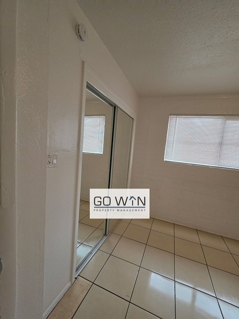 9837 N 11th Ave unit 3 photo 5