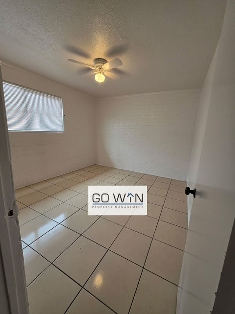 9837 N 11th Ave unit 3 photo 4