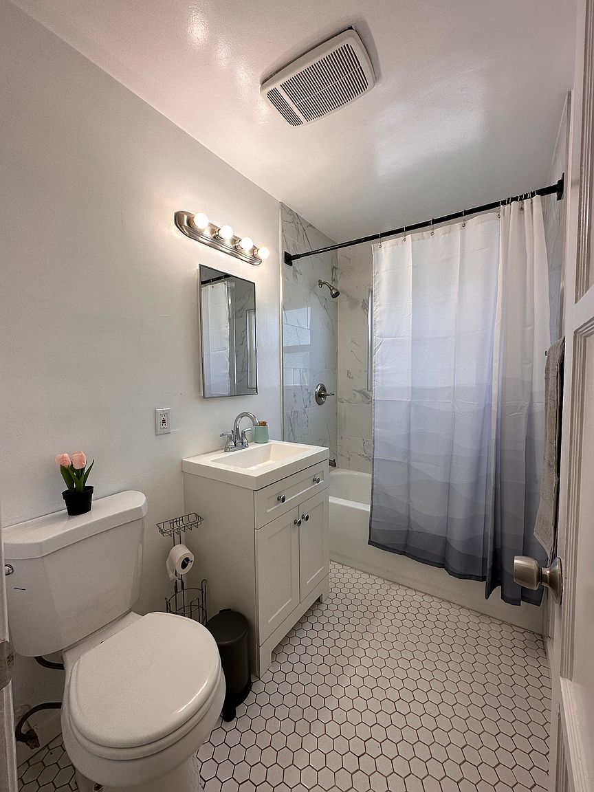 3731 Dwight St photo 5