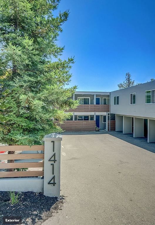 Oak Terrace photo 2