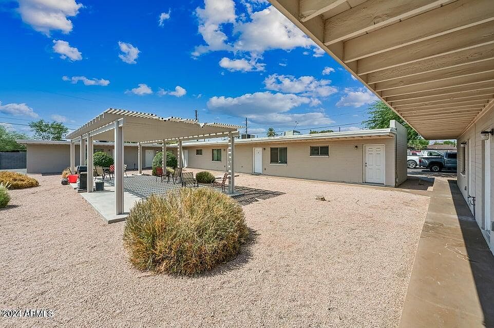 3949 E Earll Dr Phoenix, AZ 85018 photo 2