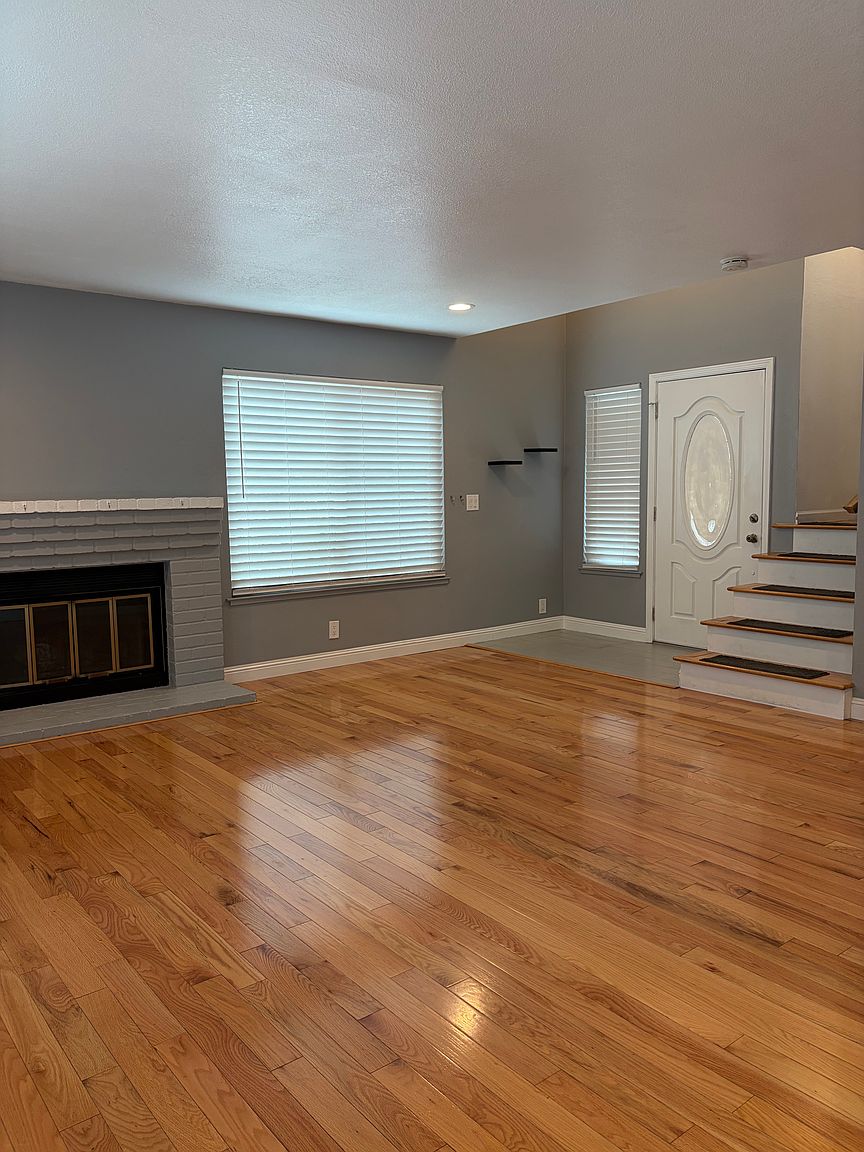36790 Nichols Ave photo 3