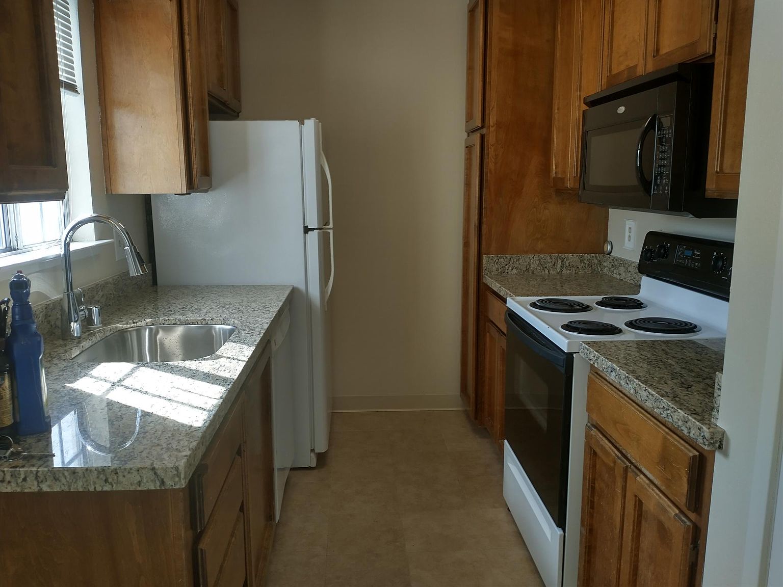 64 Peters Ave photo 3