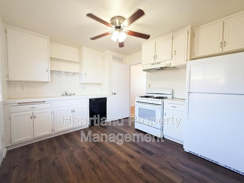 9273 Earl St photo 5