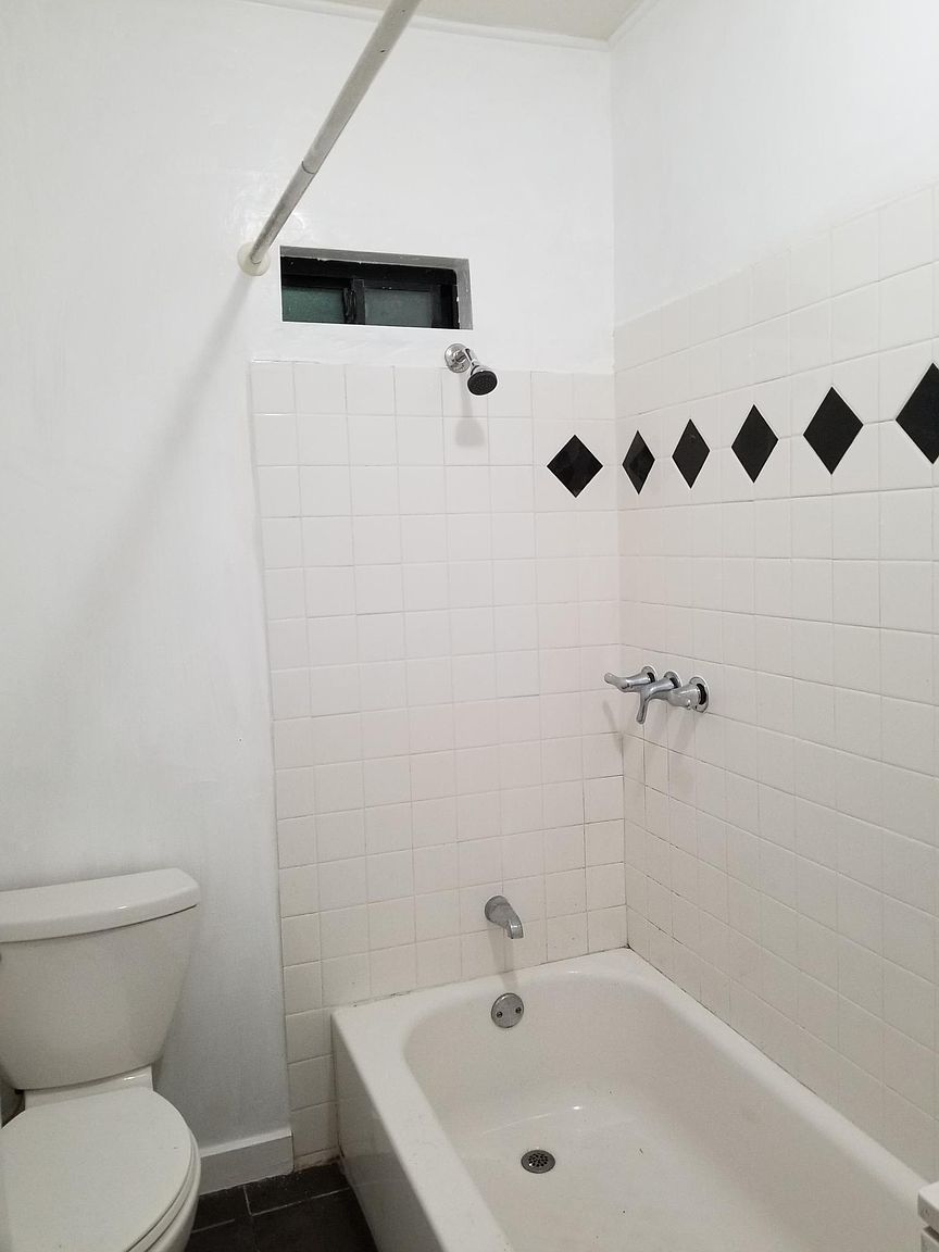 3426 Monroe Ave photo 4