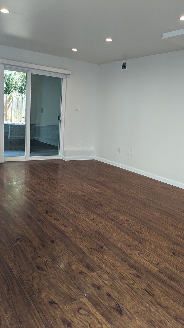 94 Lycett Cir photo 3